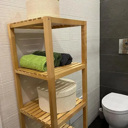 5 Guest house *